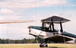 A de Havilland DH82 Tiger Moth taxiing for takeoff. (58Kb jpeg)