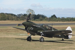 A P40 Kittyhawk taxiing. (286Kb jpeg)